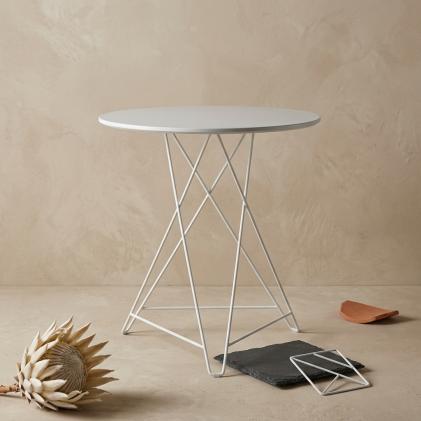 Morden Round Shape Coffee Table With Iron Feet white